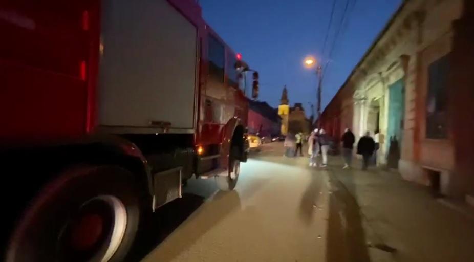Explozie la un imobil din Timișoara. Un bărbat a rămas prins sub dărâmături 696587