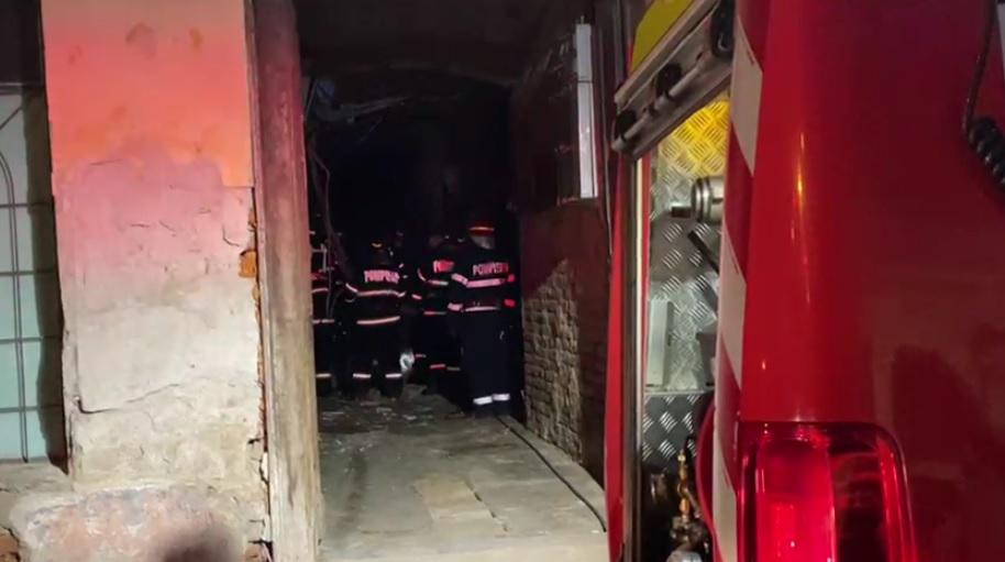Explozie la un imobil din Timișoara. Un bărbat a rămas prins sub dărâmături 696593