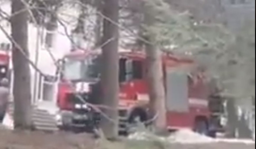 Un spital COVID din Cernăuți a luat foc, în urma unei explozii. Sunt cel puțin 2 morți, conform surselor oficiale