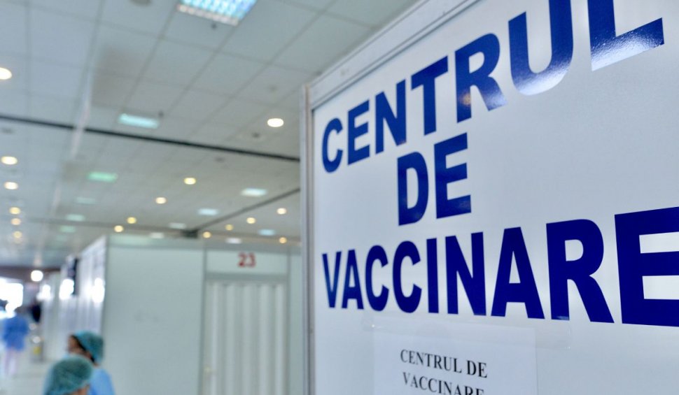 Românii cu boli cronice, cu vârste peste 65 de ani şi cei cu dizabilităţi se pot programa pentru vaccinare împotriva COVID-19