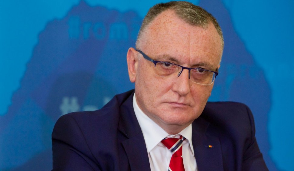 Sorin Cîmpeanu: "De 1 martie ofer mărțișoare. Fără mânuși! Așa lucrăm!" Cum l-a corectat pe ministrul Vlad Voiculescu
