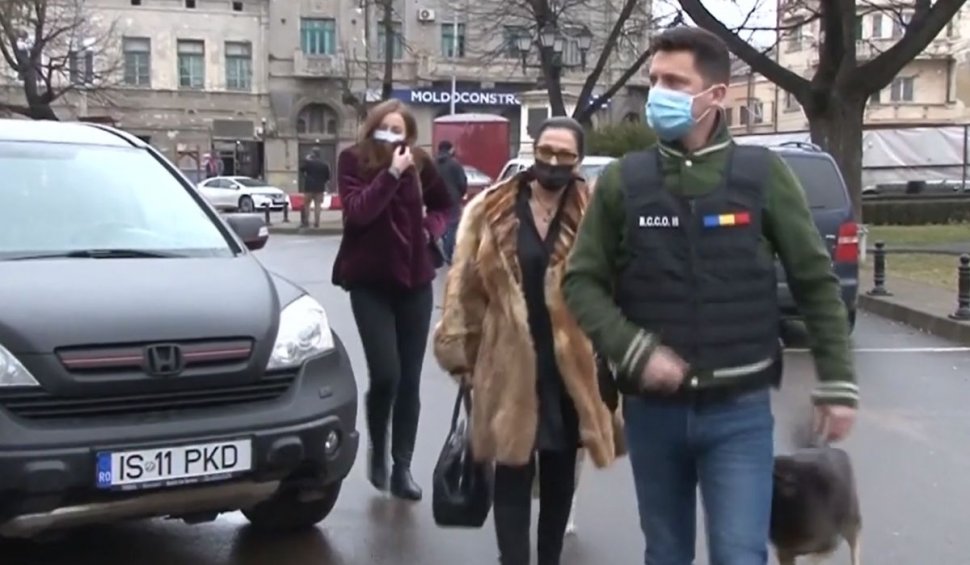 Beatrice Rancea, şefa Operei Naţionale din Iaşi, a fost escortată de mascaţi în urma percheziţiilor procurorilor DIICOT