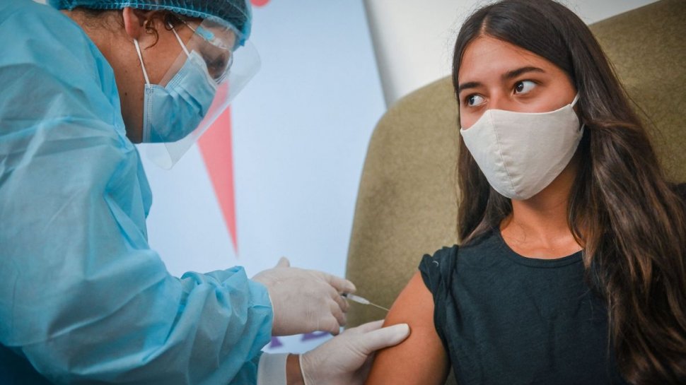 Premieră istorică: În Republica Moldova a fost făcut primul vaccin anti-COVID