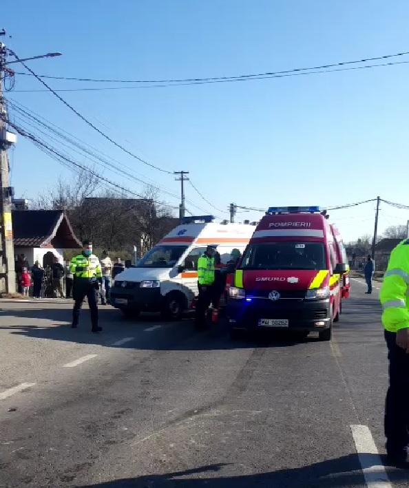 Accident grav surprins de camerele de supraveghere între Pitești și Câmpulung Muscel. Un copil de 9 ani, dus de urgență la spital - VIDEO 697343