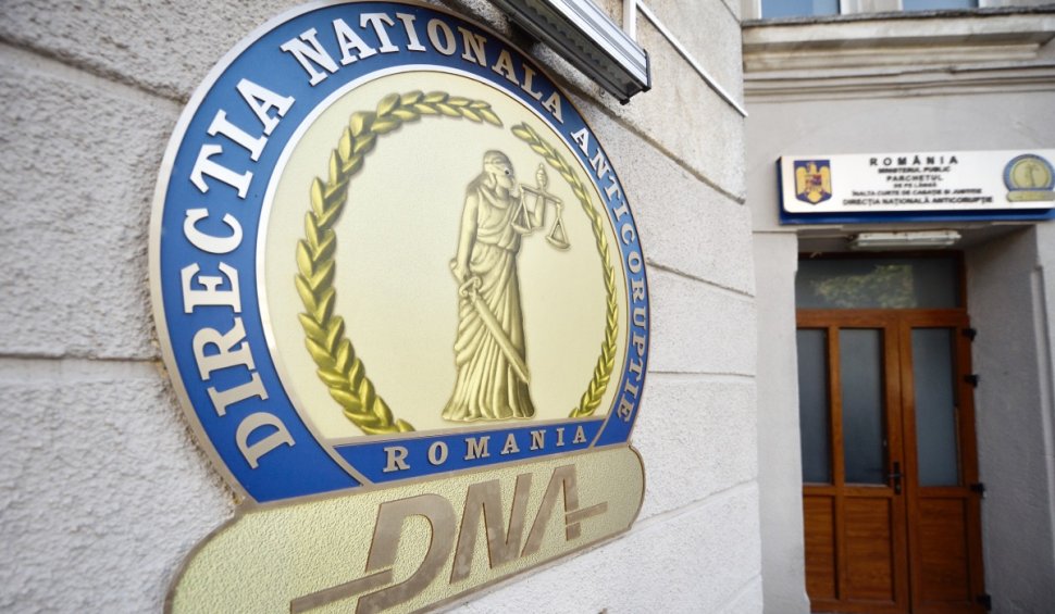 Șeful SIPI Suceava a fost ridicat de procurorii DNA și adus în București la audieri: Este acuzat de luare de mită
