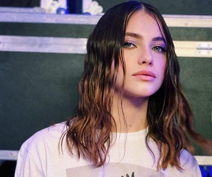 Bătută cu coada de mătură și abuzată de iubit, Roxen, reprezentanta României la Eurovision 2021, a făcut public calvarul prin care a trecut 697599