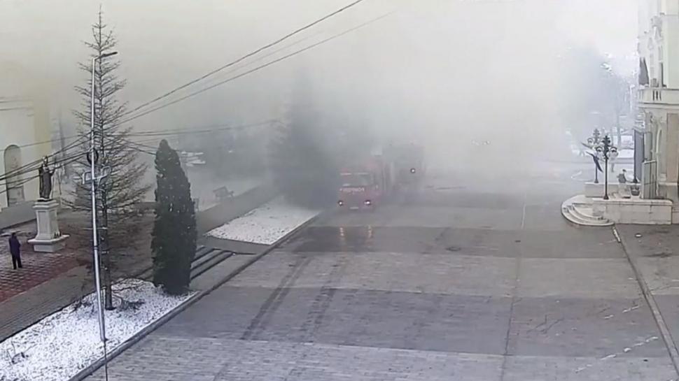 Incendiu puternic la Prefectura Suceava! Pompierii intervin cu 18 mașini de stingere 697708