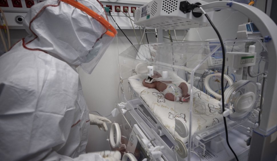 Bebeluș născut prematur, depistat cu COVID-19 chiar la naștere: "Este în stare foarte gravă. Prognosticul este rezervat"
