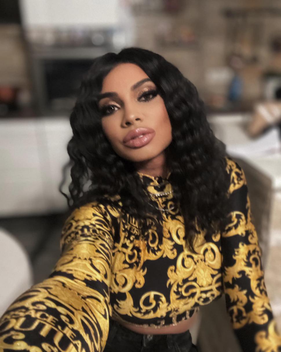 Laurette, snopită în bătaie într-un hotel din Capitală. Vedeta TV, la Poliție 698354