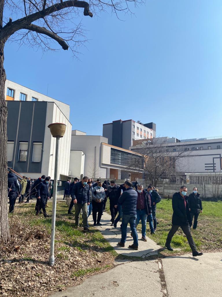 Deținutul condamnat pentru crimă a fost prins chiar în curtea spitalului de unde evadase 698563