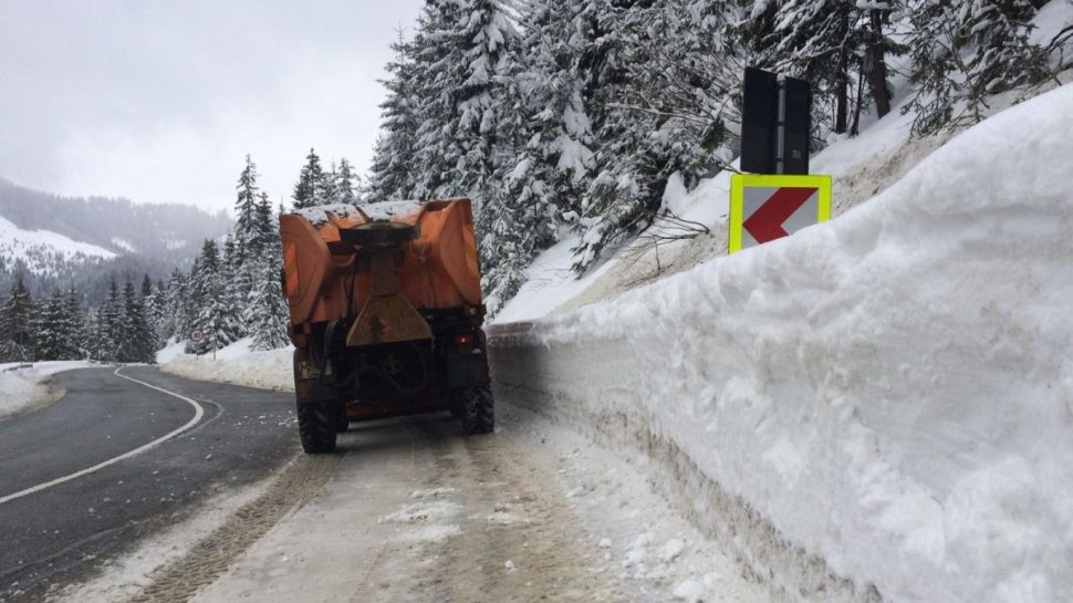 Zăpadă de 5 metri în România: Directorul ANM: ''Iarna va mai dura''