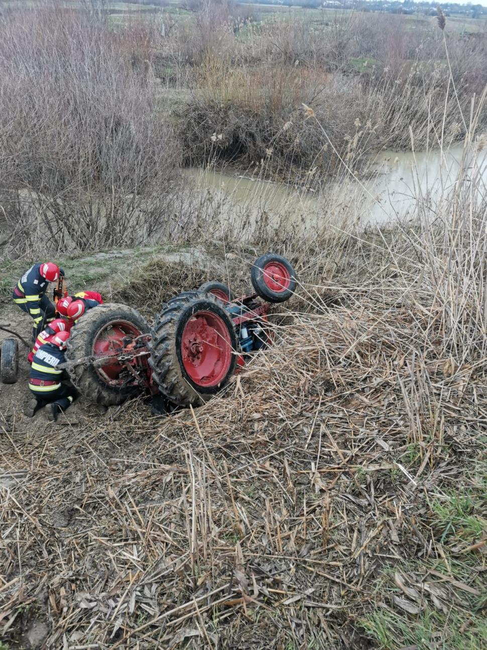 Sfârşit tragic pentru un bărbat din Teleorman. A murit sub propriul tractor 699943