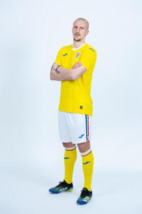 Federația Română de Fotbal a lansat noul echipament al tricolorilor. Mirel Rădoi: "Mi s-a făcut pielea de găină" 699948