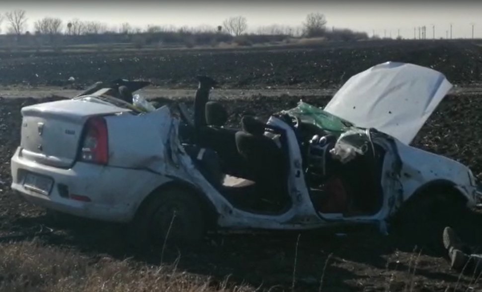 Trei oameni au murit pe loc într-un Logan, accident cumplit în Buzău | VIDEO
