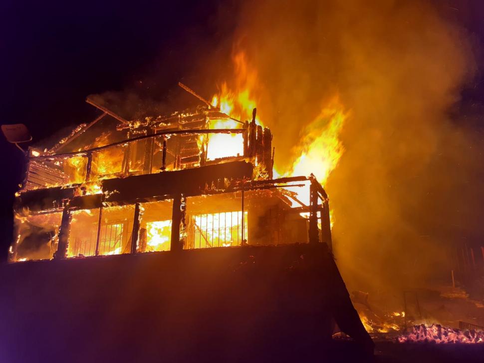 Incendiu puternic la o cabană din Cluj! O femeie a ars de vie 700383