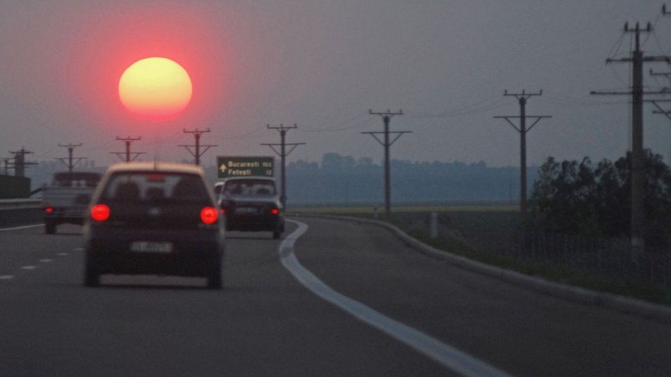 Aglomeraţie pe Autostrada Soarelui, în drum către Bucureşti. Rutele alternative recomandate de INFOTRAFIC