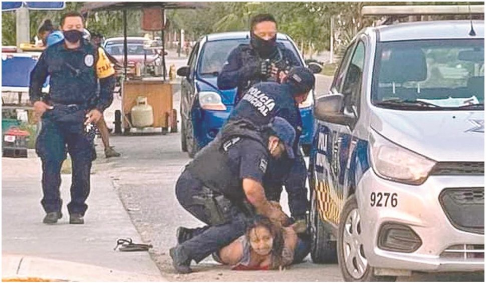 O polițistă i-a rupt gâtul unei femei în timp ce o aresta, în Mexic 