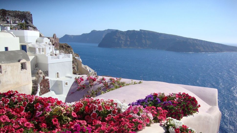 Grecia se pregăteşte să îşi primească turiştii. Care sunt preţurile pentru români