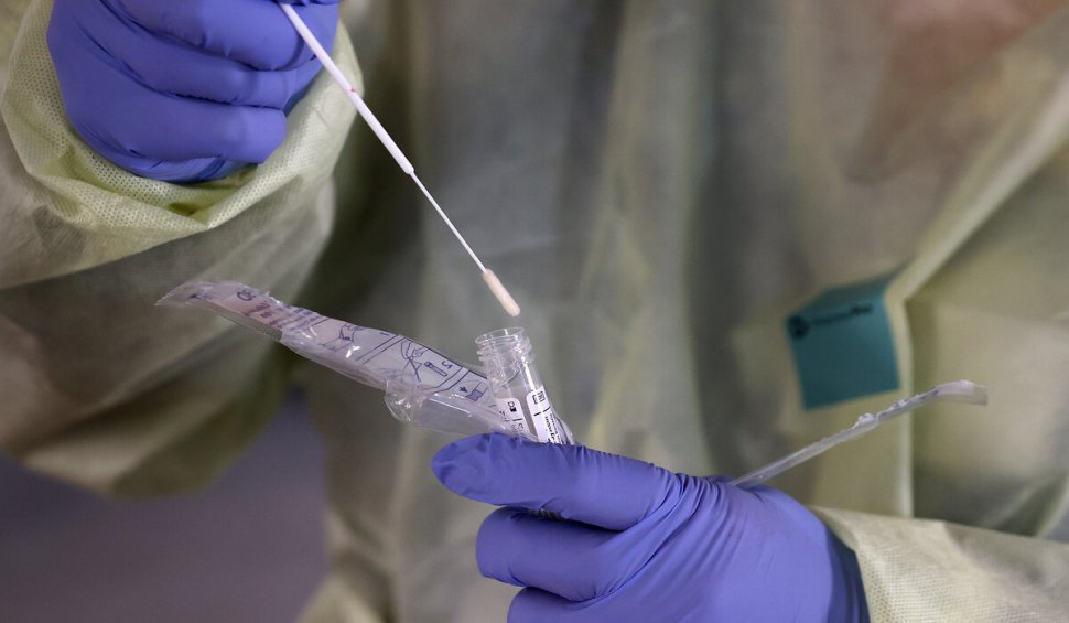 Spitalele din Paris se pregătesc pentru vârful celui de-al treilea val al pandemiei