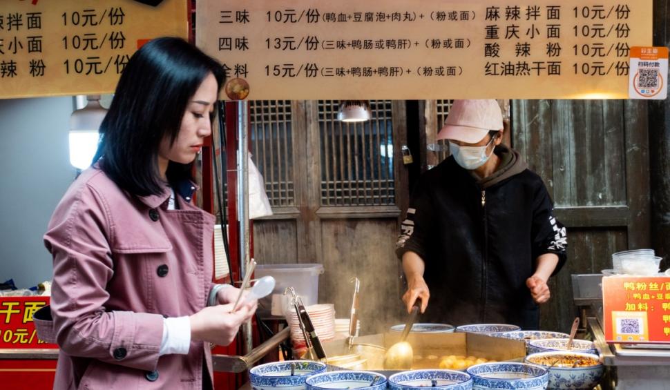 Imagini la un an de când orașul Wuhan, primul focar COVID-19 din lume, a ieșit din carantină. Viața locuitorilor a revenit complet la normal 702303