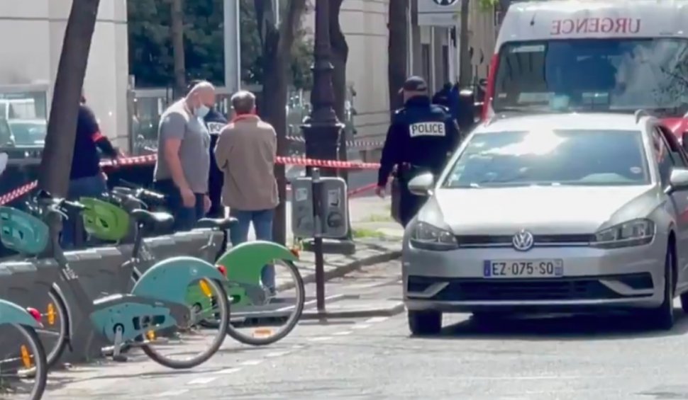 O persoana ucisă și alta rănită, într-un atac armat în fața unui spital din Paris
