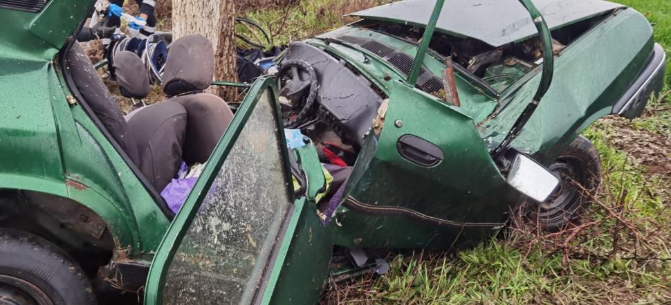O femeie a murit într-o Dacia 1310 ruptă în două, după un accident între Constanţa şi Tulcea 702968