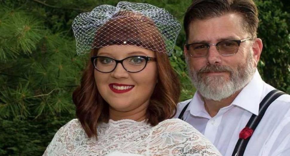 O tânără de 31 de ani s-a căsătorit cu socrul ei de 60 de ani, după ce mariajul cu fiul vitreg s-a destrămat