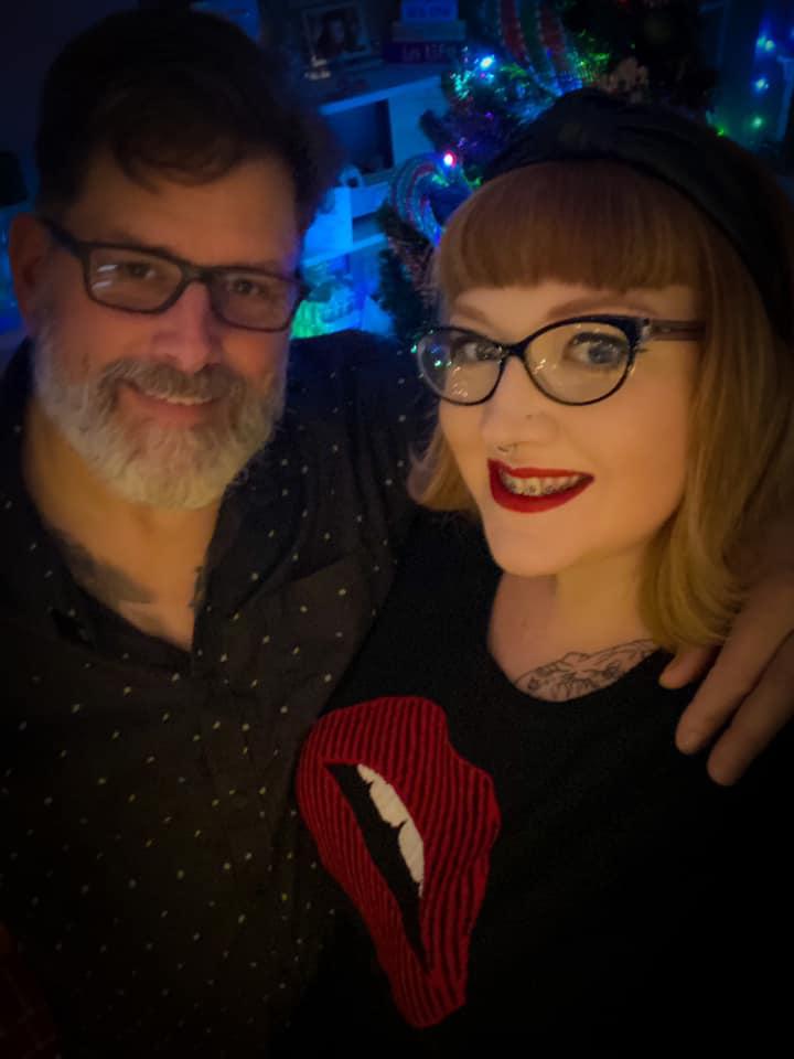 O tânără de 31 de ani s-a căsătorit cu socrul ei de 60 de ani, după ce mariajul cu fiul vitreg s-a destrămat 703735