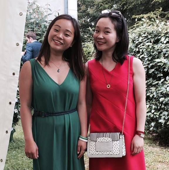 O femeie din Franța și-a regăsit sora geamănă cu ajutorul unui clip postat pe Youtube 704125