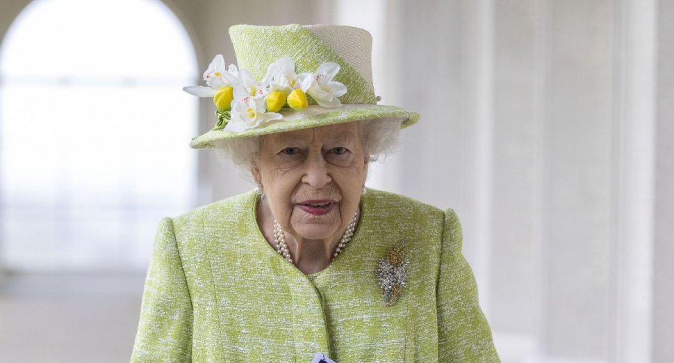 Dieta prin care Regina Elisabeta se menține în formă la cei 95 de ani. Alimentele care sunt la îndemână oamenilor de rând