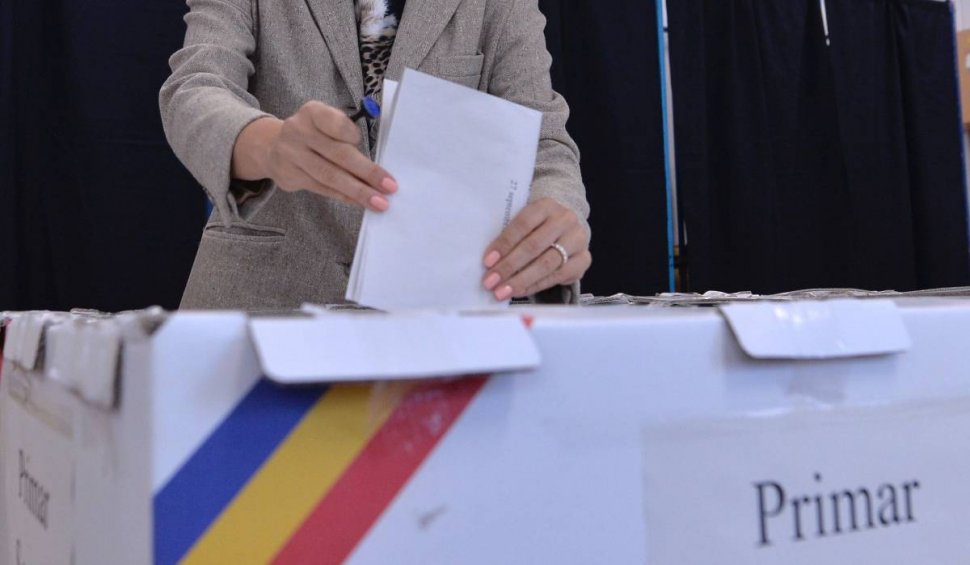 Sondaj CURS: Personalitățile politice în care românii au cea mai mare încredere. Cine ar căștiga alegerile dacă s-ar desfășura acum