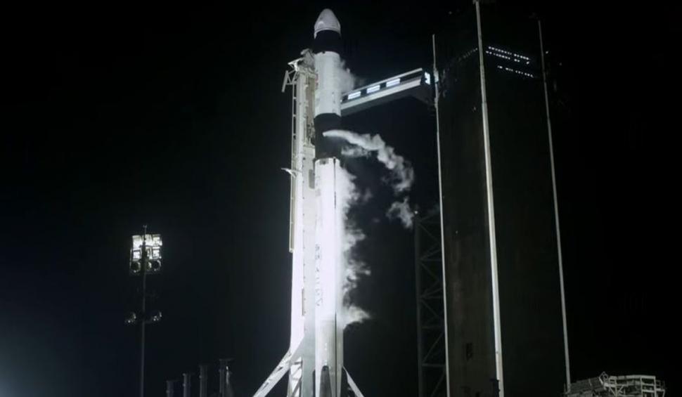 Racheta Falcon 9 şi capsula Crew Dragon au dus patru astronauţi pe orbită, pentru o misiune pe Staţia Spaţială Internaţională 704245
