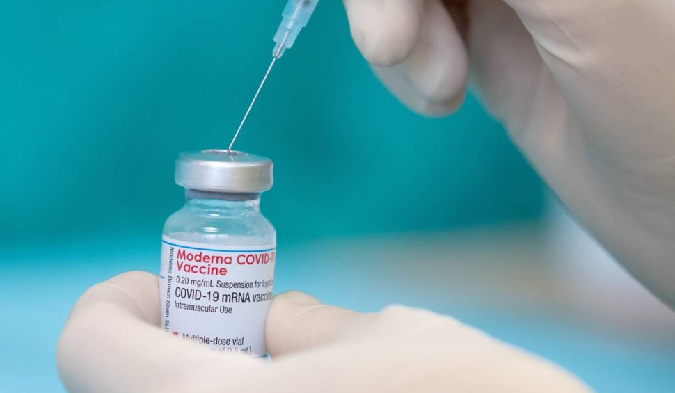 Peste 76.000 de doze de vaccin Moderna ajung, duminică, în România