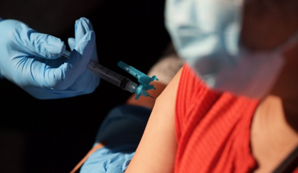 CNCAV: Peste cinci milioane de doze de vaccin anti-COVID administrate în România