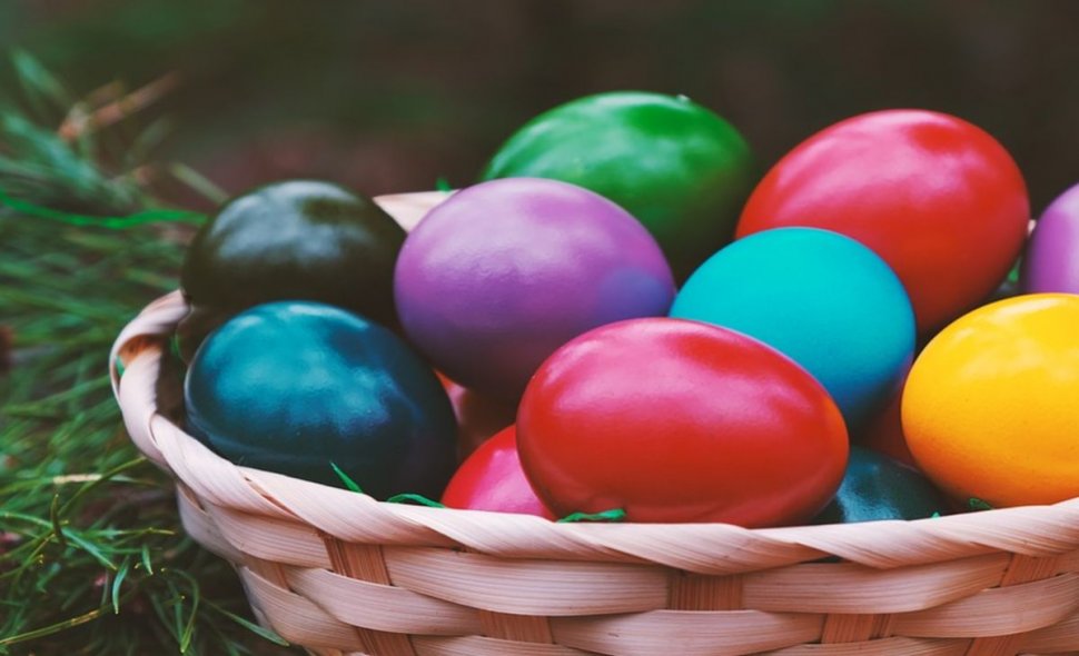 În ce zi se vopsesc ouăle de Paşte, ce spun preoţii şi credinţele populare