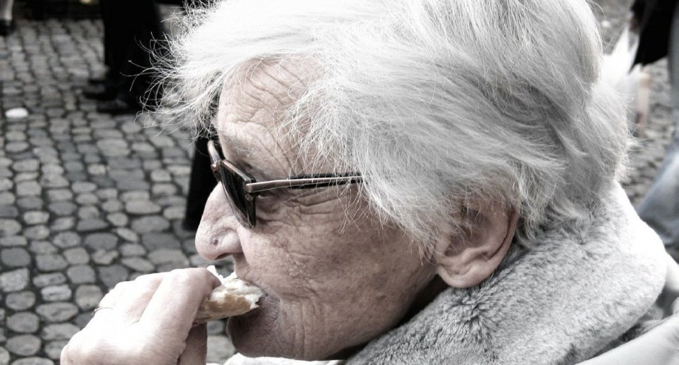 Bataie de joc față de mii de pensionari din Constanța care au fost lăsați fără tichetele sociale, chiar de Paște