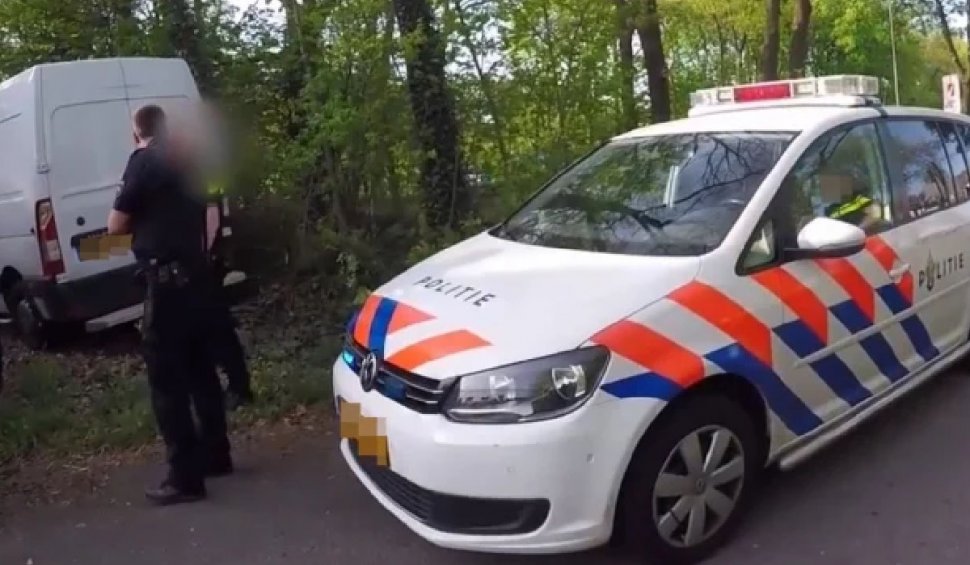 Un bărbat român a fost înjunghiat de alți doi conaționali şi abandonat pe o stradă din Olanda