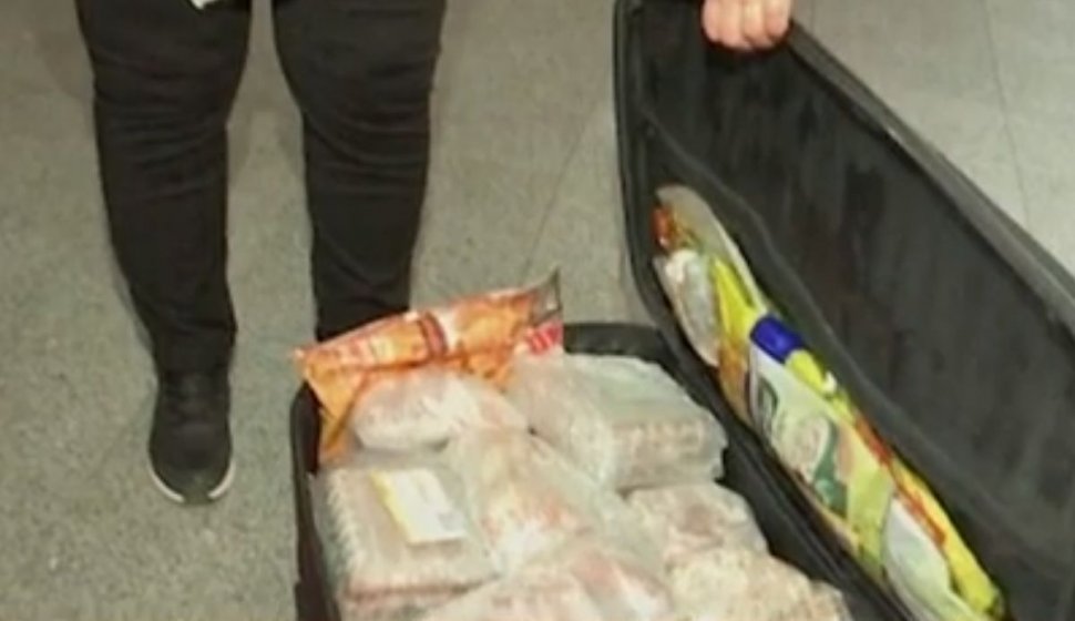 Captură de miel pe aeroportul din Cluj. Carnea, destinată unei familii de români din Italia
