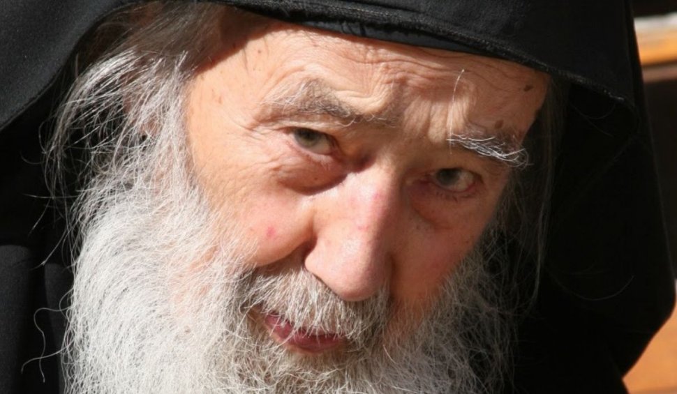 Cinci sfaturi pentru pacea sufletului de la părintele Petroniu Tănase: "Fereşte-te de a judeca pe alţii"