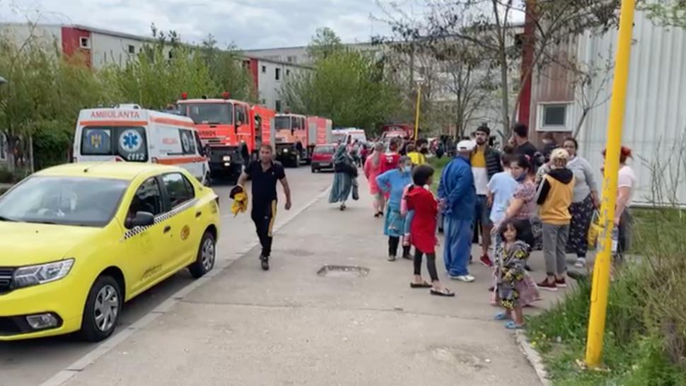 Incendiu puternic într-un bloc din Constanța - 7 persoane la spital 705336