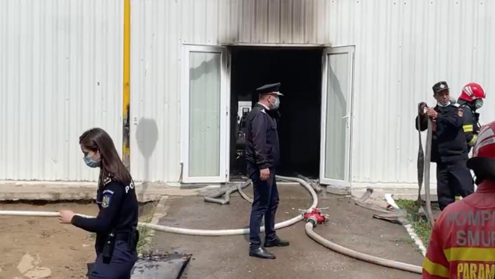 Incendiu puternic într-un bloc din Constanța - 7 persoane la spital 705337