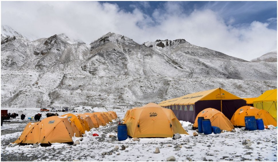 Cazuri de COVID-19 la tabăra de bază de pe Muntele Everest