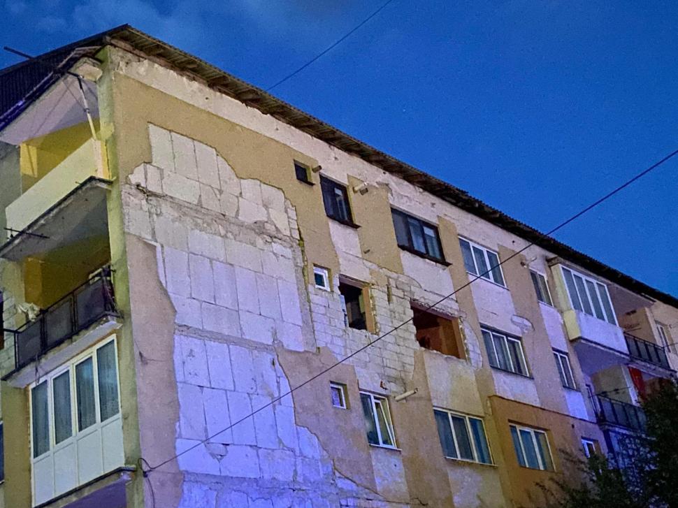 Explozie uriaşă într-un bloc din Sighetu Marmaţiei 705733