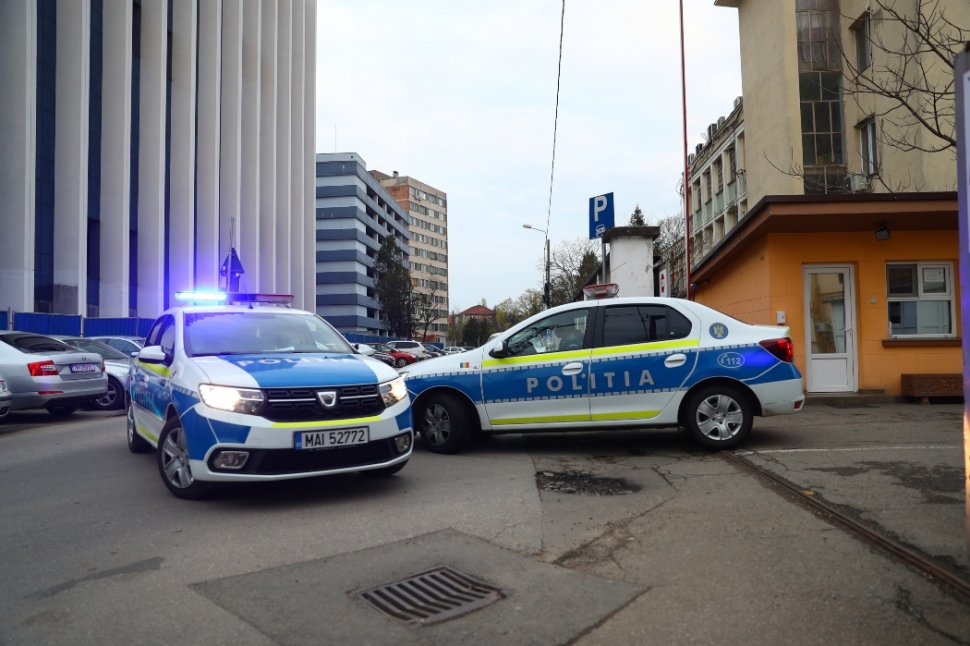 Poliţiştii IPJ Călăraşi, percheziţii la zeci de maneliști care ar fi primit fără drept bani în timpul stării de urgență