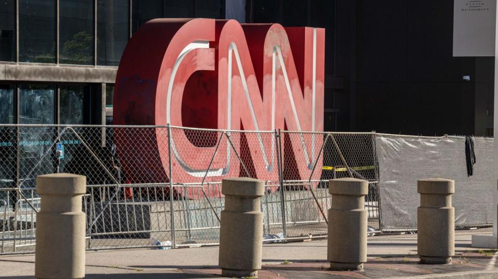 CNN, prima televiziune de știri a lumii, înființată cu 41 de ani în urmă