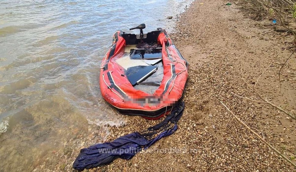 Migranţi din Afganistan, Iran şi Siria, salvaţi de la moarte, după ce au încercat să treacă Dunărea cu o barcă gonflabilă