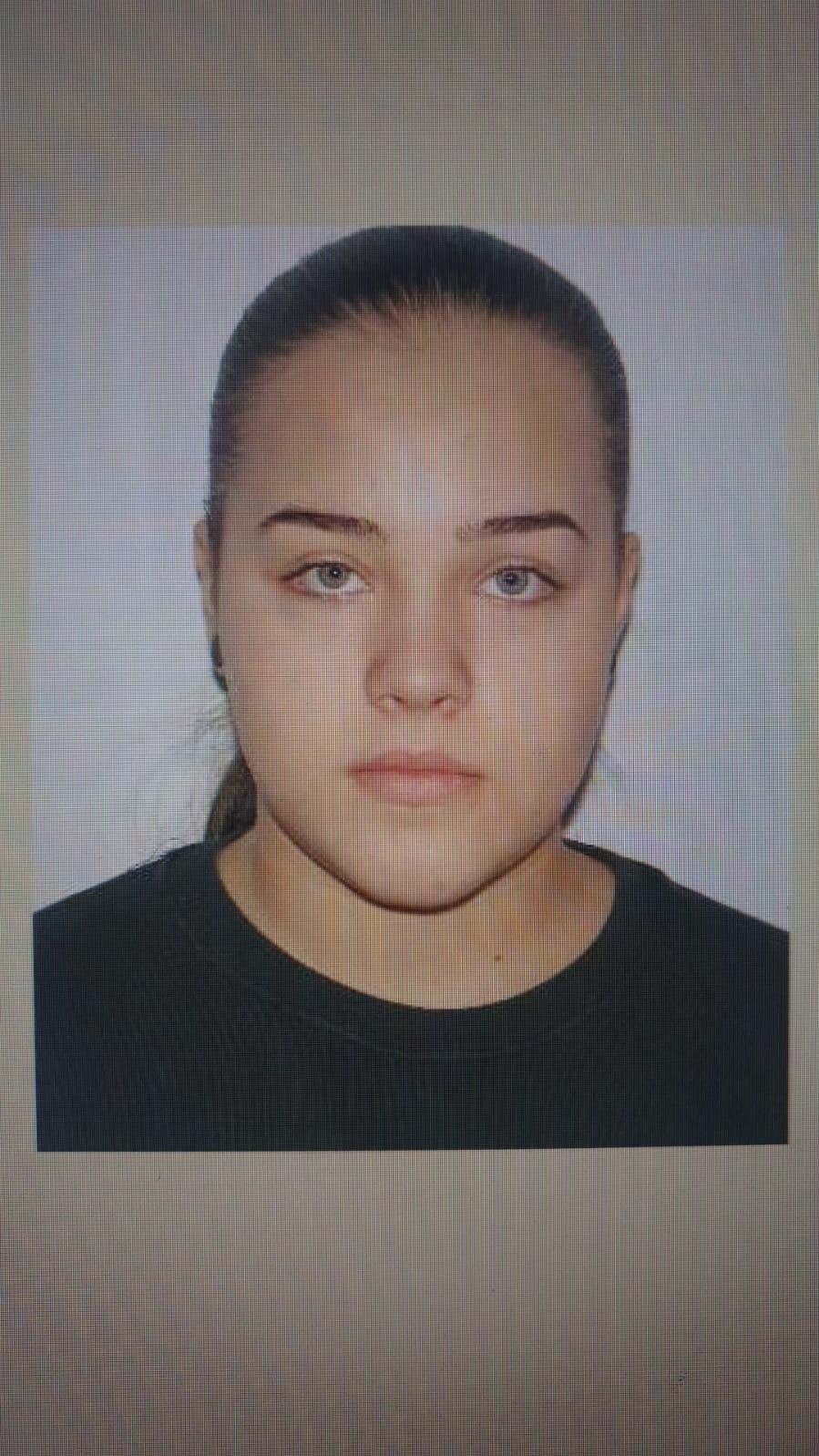 O copilă de 15 ani din Botoșani a dispărut de la domiciliu. Poliția o caută pe Hulpan Arianna Gabriela 706194