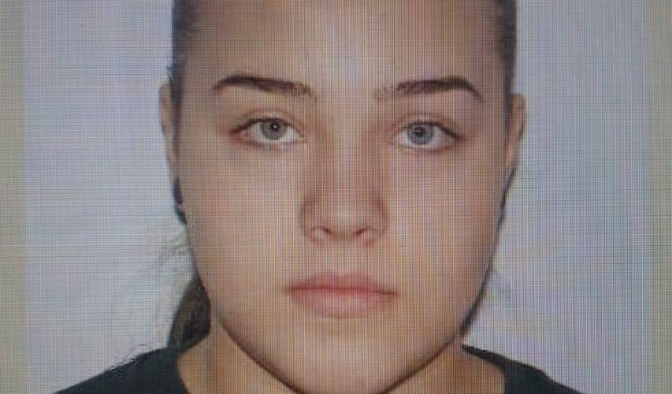 O copilă de 15 ani din Botoșani a dispărut de la domiciliu. Poliția o caută pe Hulpan Arianna Gabriela
