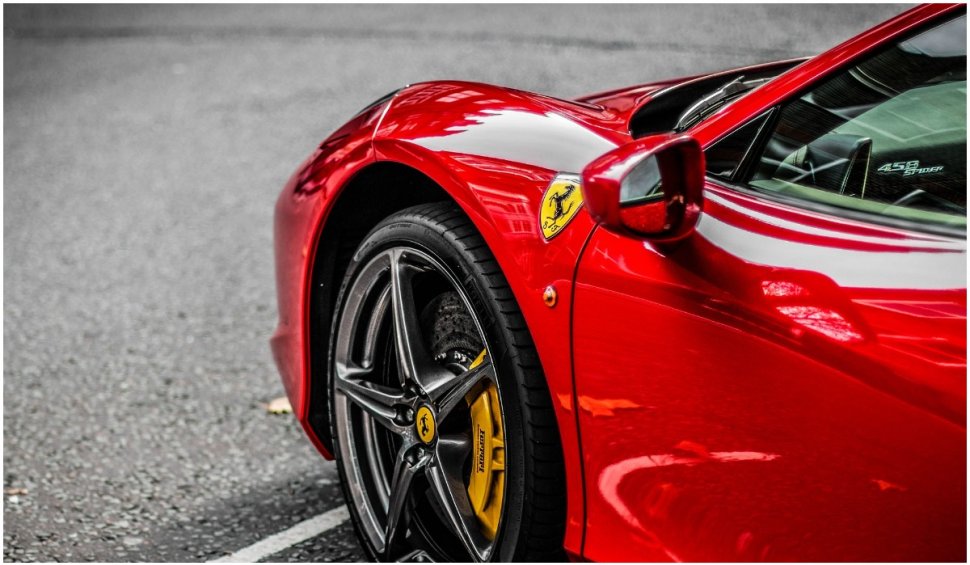 Un american a primit 5 milioane de dolari pentru a-şi salva companiile, însă şi-a luat Ferrari şi Lamborghini