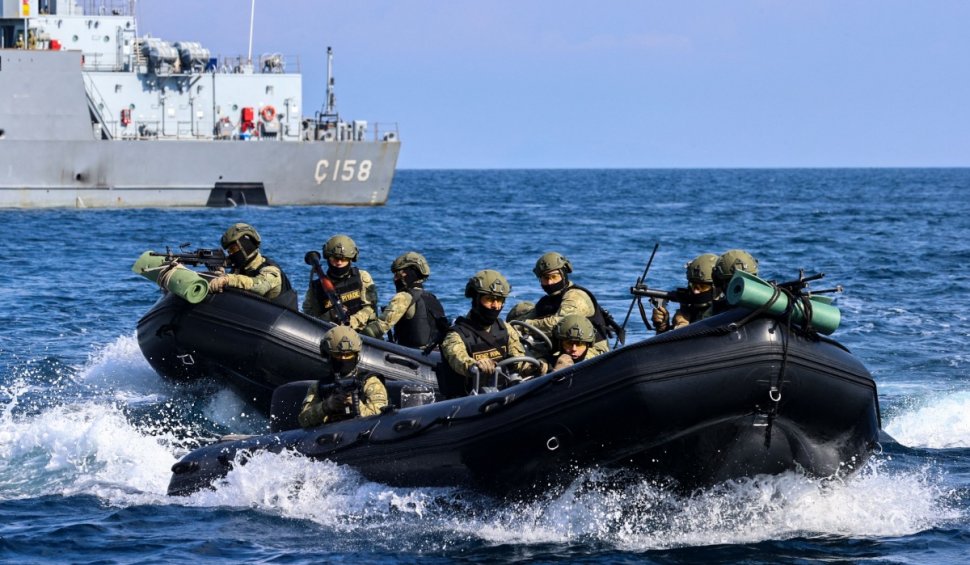 Exerciţii militare de amploare în Marea Neagră: Echipele US NAVY Seals participă la acţiuni de pregătire alături de forţe ale României şi Spaniei